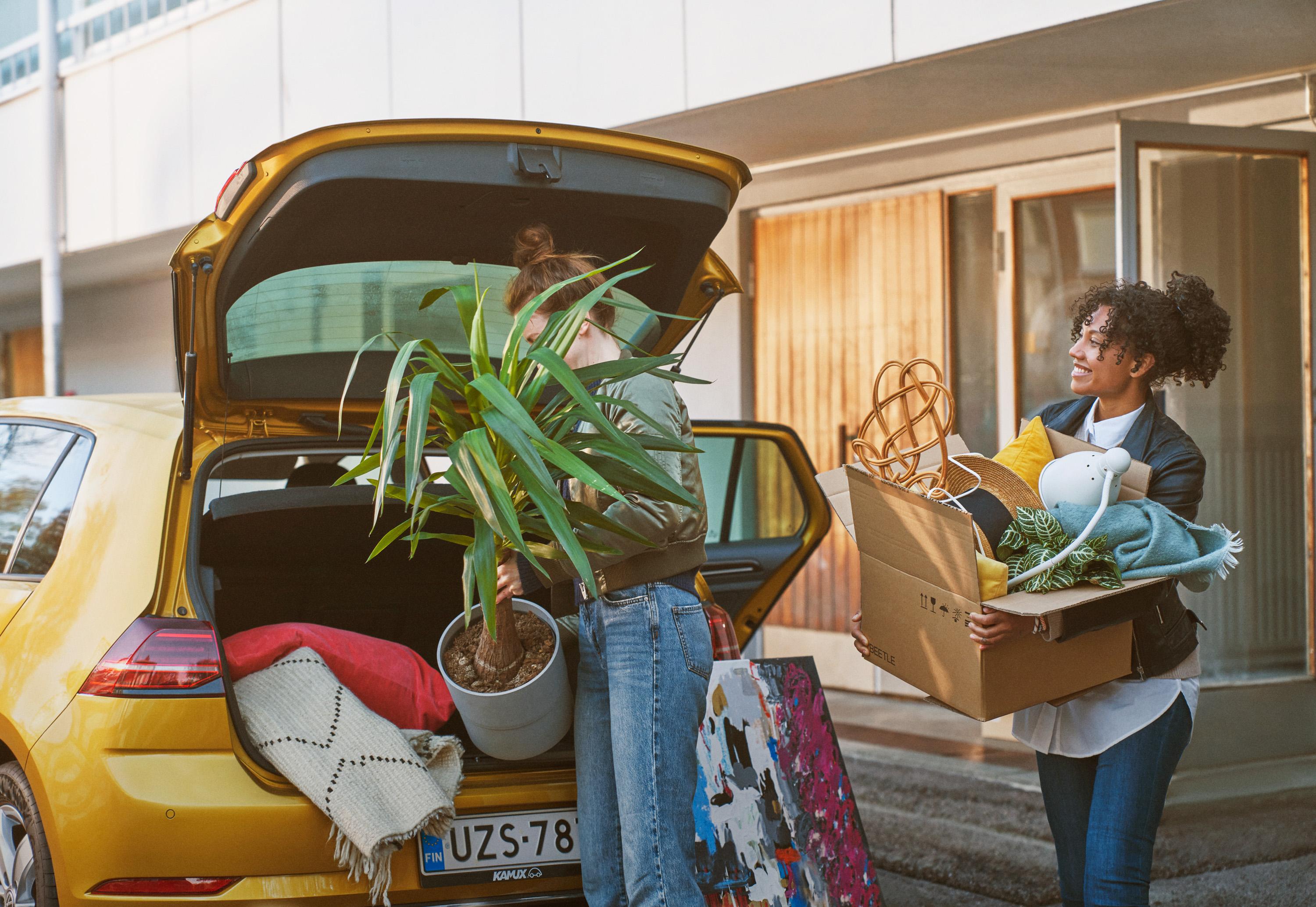 Tavarat autoon ja matkaan? Oikea pakkaamistapa lisää mukavuutta ja turvallisuutta